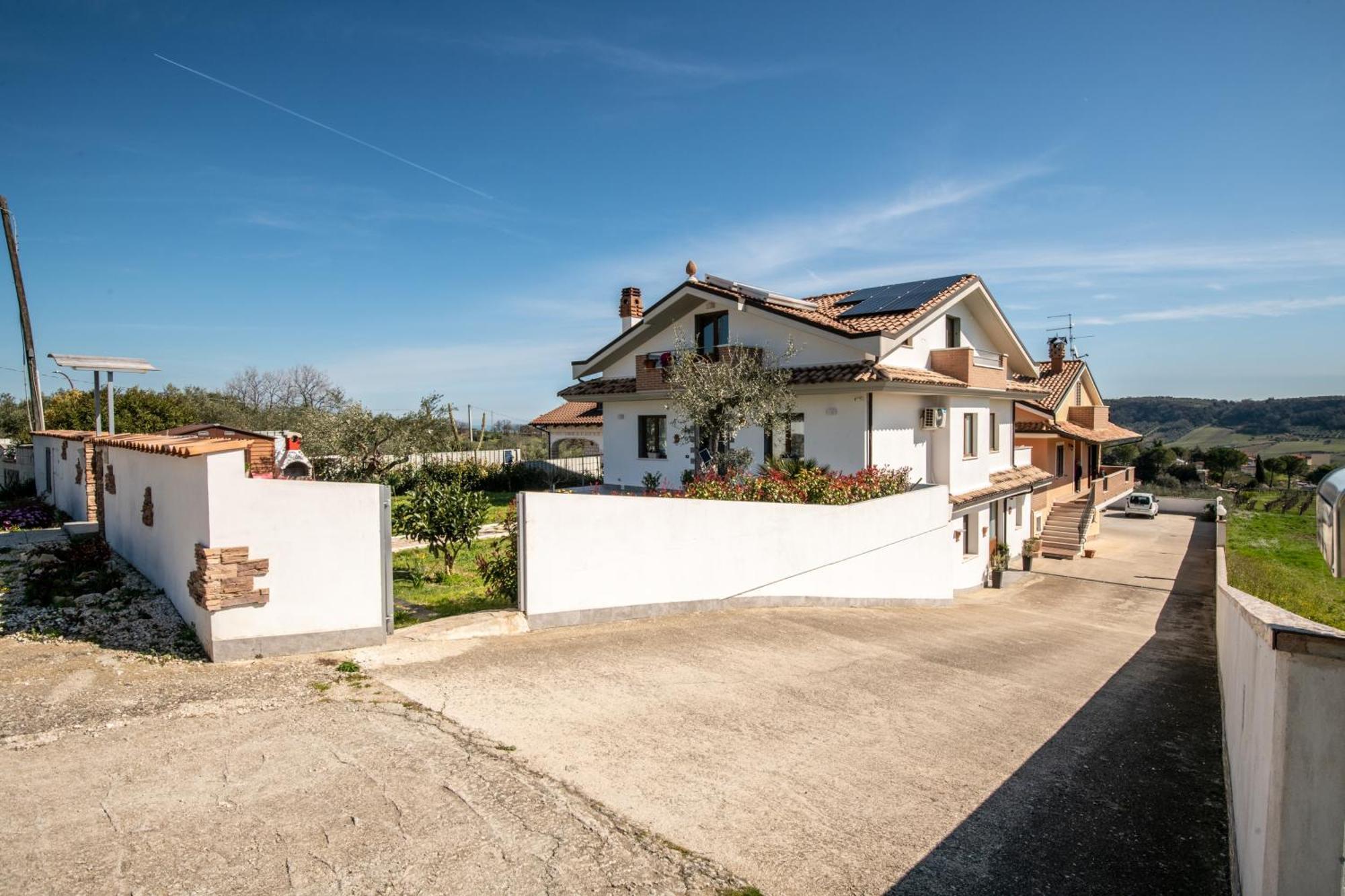Villa Mastro Oleario 5 Dal Mare 30 Dai Monti Torrevecchia Teatina 外观 照片